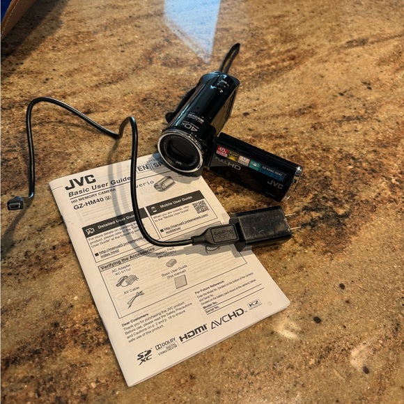 JVC GZ-HM40 FULL HD 1080p 2.7" LCD Screen Digital Video Camcorder - Picture 3 of 4